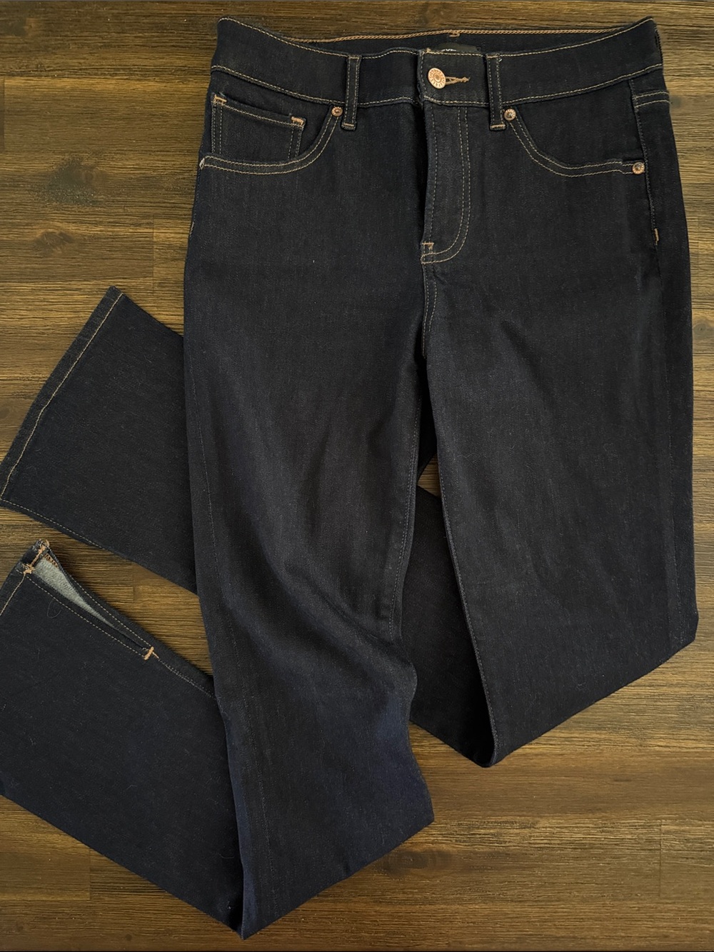 Express Mid Rise Dark Wash Skyscraper Jeans 6 Regular